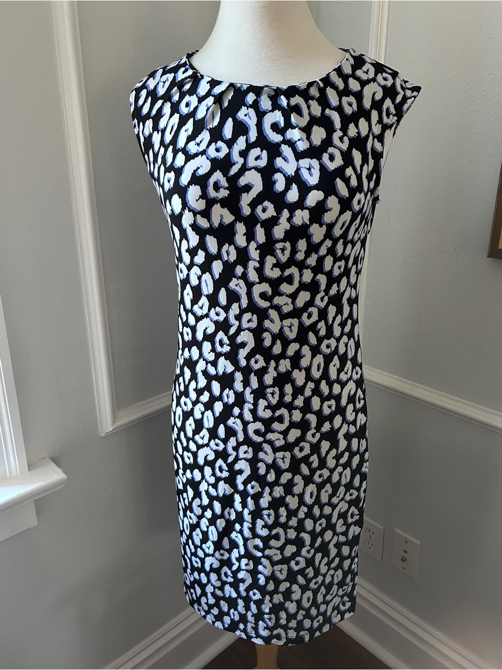 Sleeveless Black and White Leopard Sheath Dress